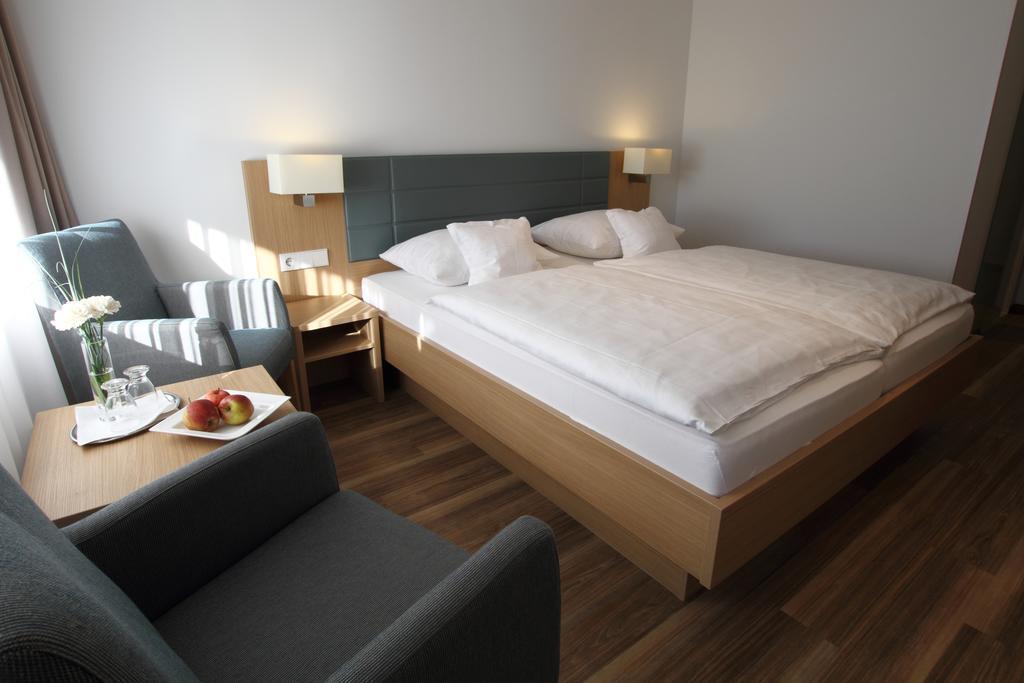 Hotel Seepark Garni Uberlingen Exteriör bild